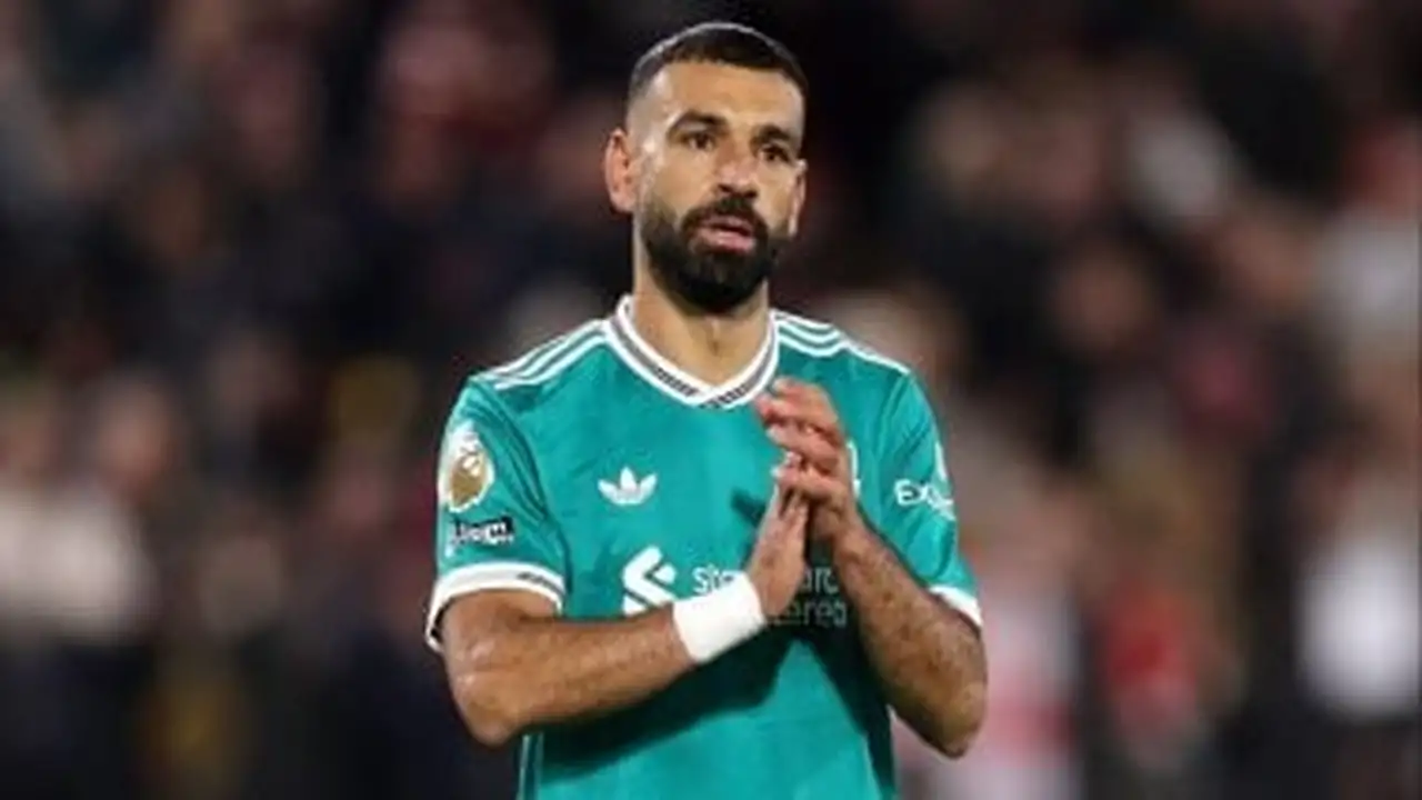 نجم بشكتاش يوجه رسالة حادة إلى محمد صلاح بشأن خطوة انتقاله للدوري التركي